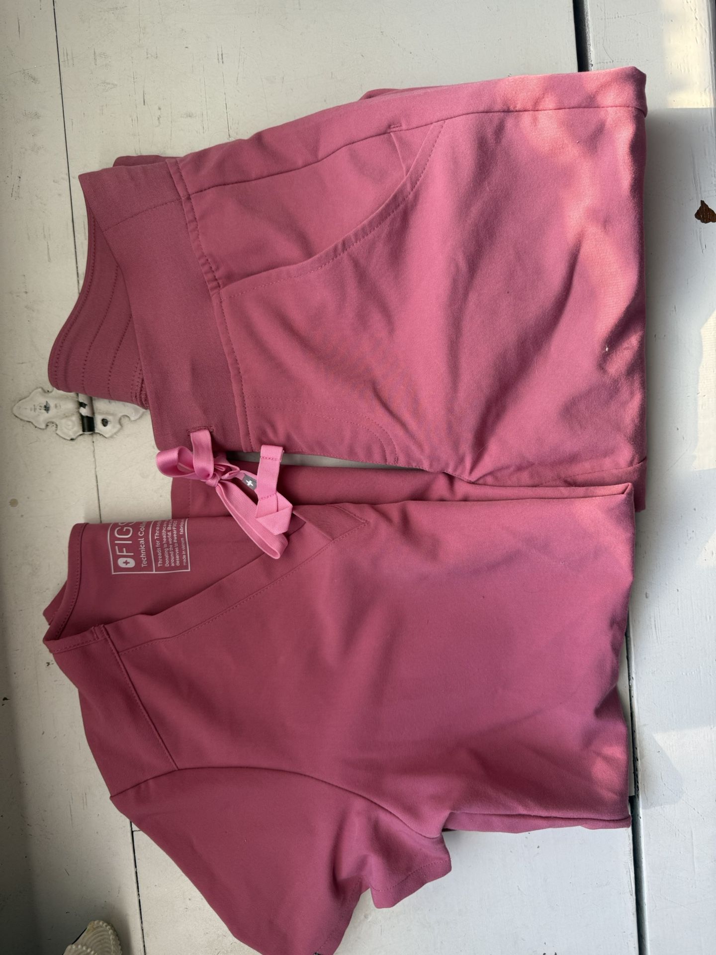 FIGS SCRUB SET