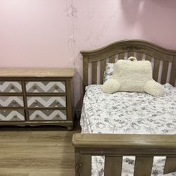 Full Size bed And Dresser 