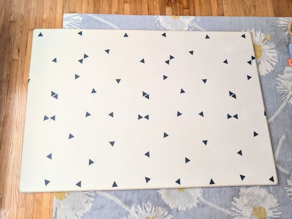 LITTLE Bot For Reversible Play Mat (6.5 ft x 4.5 ft)