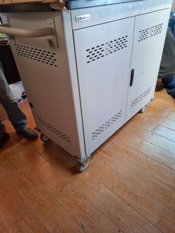 Industrial mobile steel device charging and storage cart