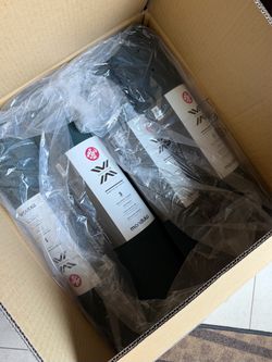 Box of 12 new Manduka yoga mats