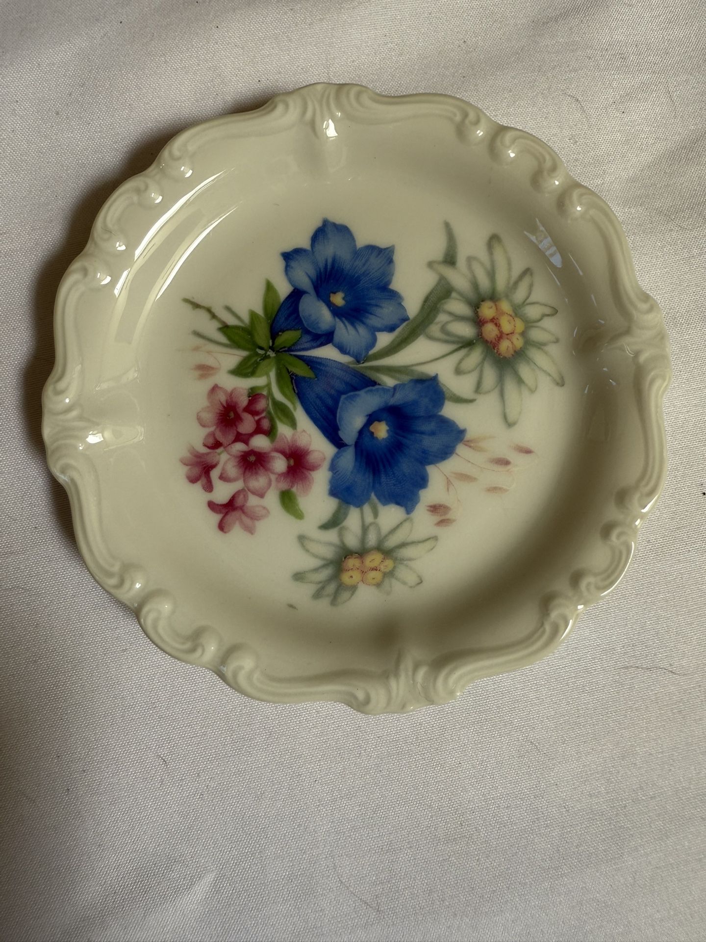 Vintage china - Two small floral plates German 