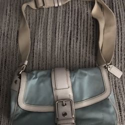 Very Nice Coach Crossbody Only $25 Takes It Now
