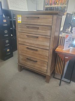 5-Drawer Wood Chest Dresser