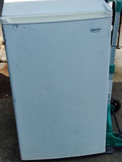 Mini refrigerator