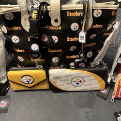 NFL Women Tote Bag With Wallets And Key Chains