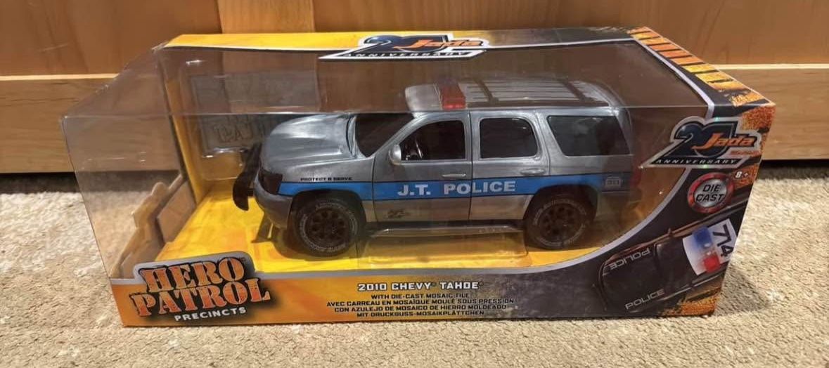 Jada Hero Patrol 2010 Chevy Tahoe Diecast 1:24 Police Interceptor Car Truck, $10