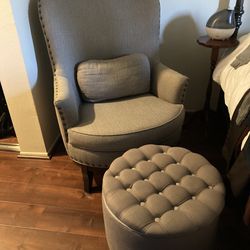  Chair with Ottoman