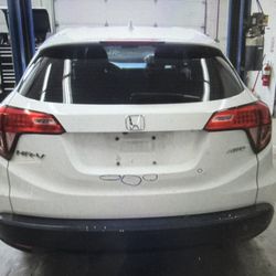 Honda HRV 2017 For Parts Doors headlight 