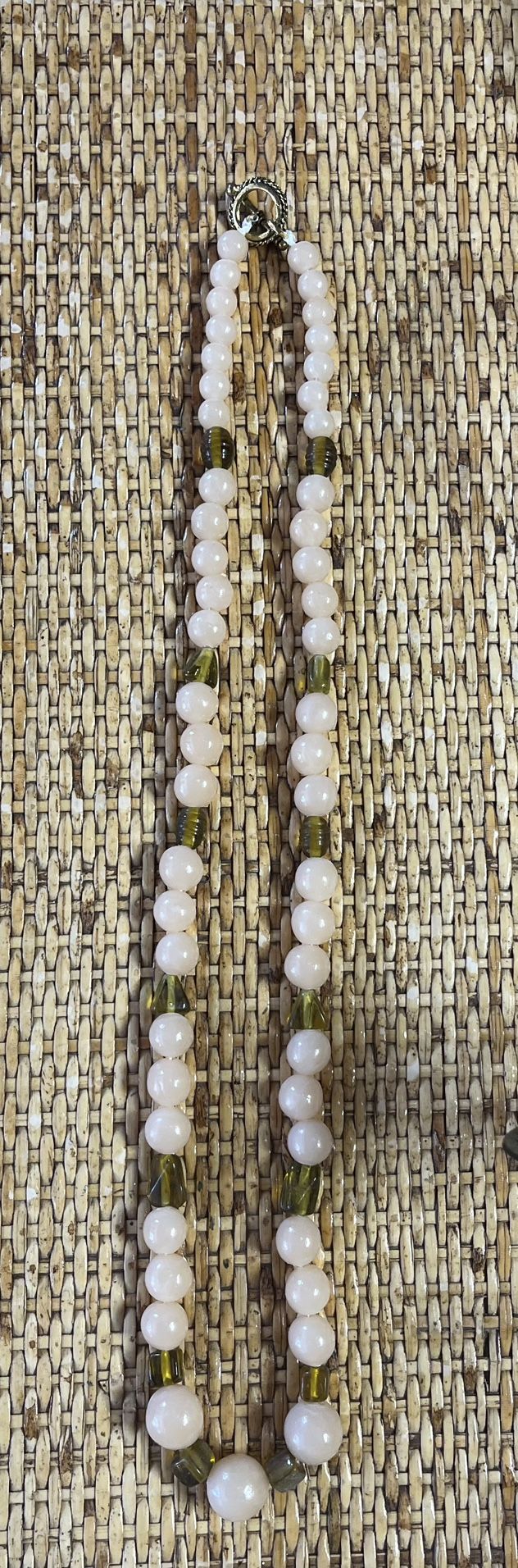 Vintage Heavy bead Necklace. (2)