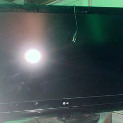 LG TV for sale no TV remote works perfectly fine