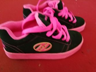 Brand new girls heeleys sz 4..