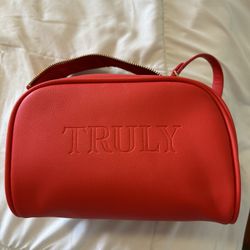 TRULY candy apple red vanity case
