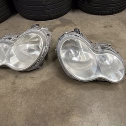 01-04 Mercedes W203 C230 Front  Headlights Head Light Lamp Halogen OEM