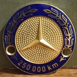 VINTAGE MERCEDES BENZ 250000 KM HIGH MILEAGE  GRILL BADGE ORIGINAL