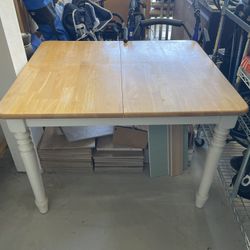 Sturdy Square/Rectangular Kitchen Table With Built-in Leaf
