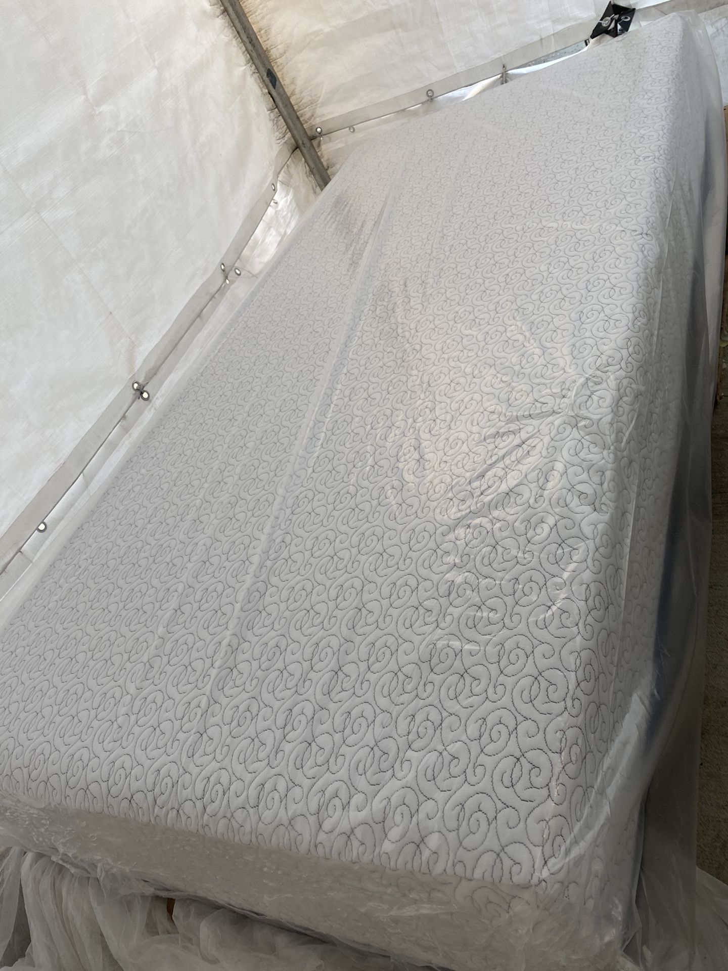 New twin Xl mattress