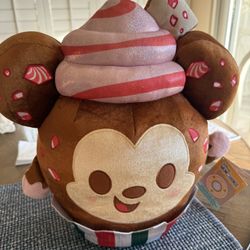 Disney Munchlings Peppermint Bark Cupcake Mickey 