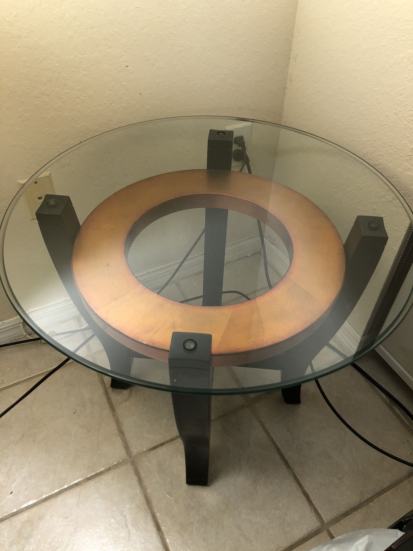 Side glass table