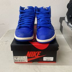 Jordan 1 High Hyper Royal 