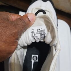 Nike Uptempo Black And White