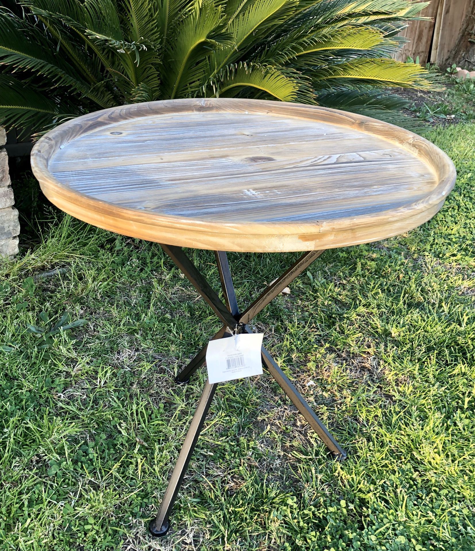⭐️New 24”round Wood tray end table. PICK UP BY ASHLAN AND TEMPERANCE IN CLOVIS