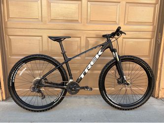 Trek Marlin 5 - Black - Mint Condition (Barely Ridden)
