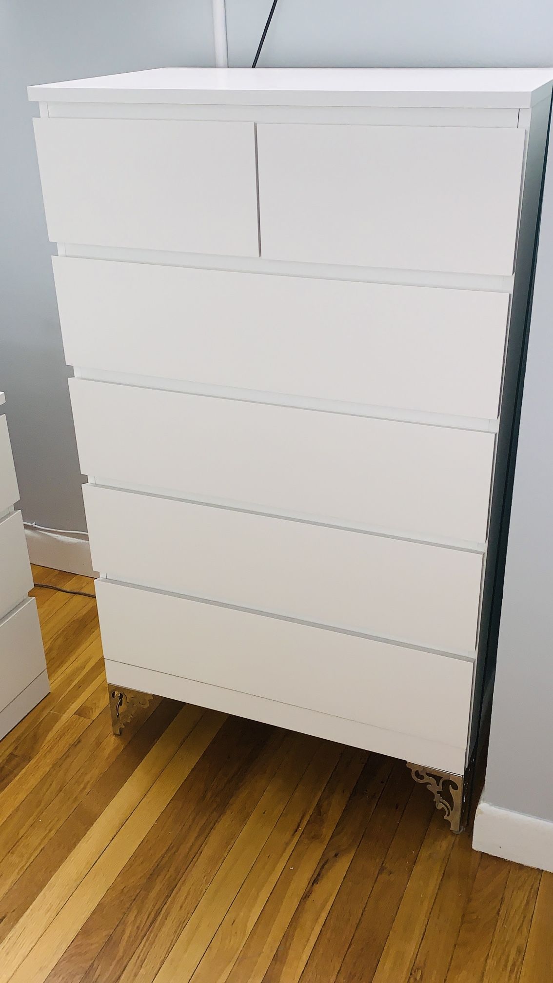 White Tall Dresser With Chrom Legs
