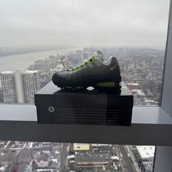 Women's Air Max 95 Big Bubble Neon Yellow Size 7W x 2 Retal Price
