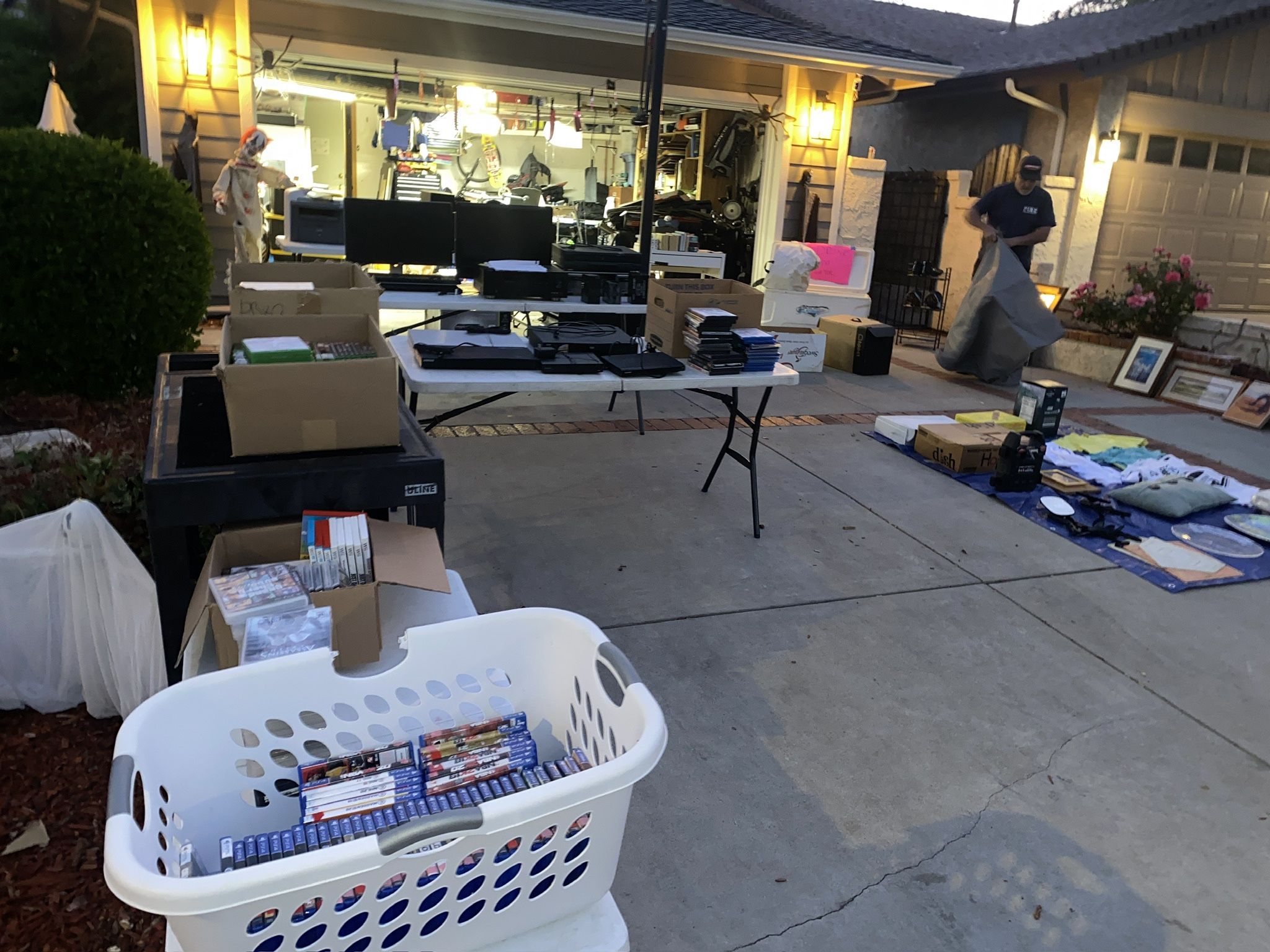 GARAGE SALE 24518 WAYMAN ST