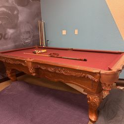 POOL TABLE • Billiards Table • 8 FOOT 