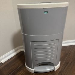 Diaper Pail And Changing Table 
