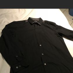 Men’s black medium Murano dress shirt
