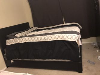QUEEN BED