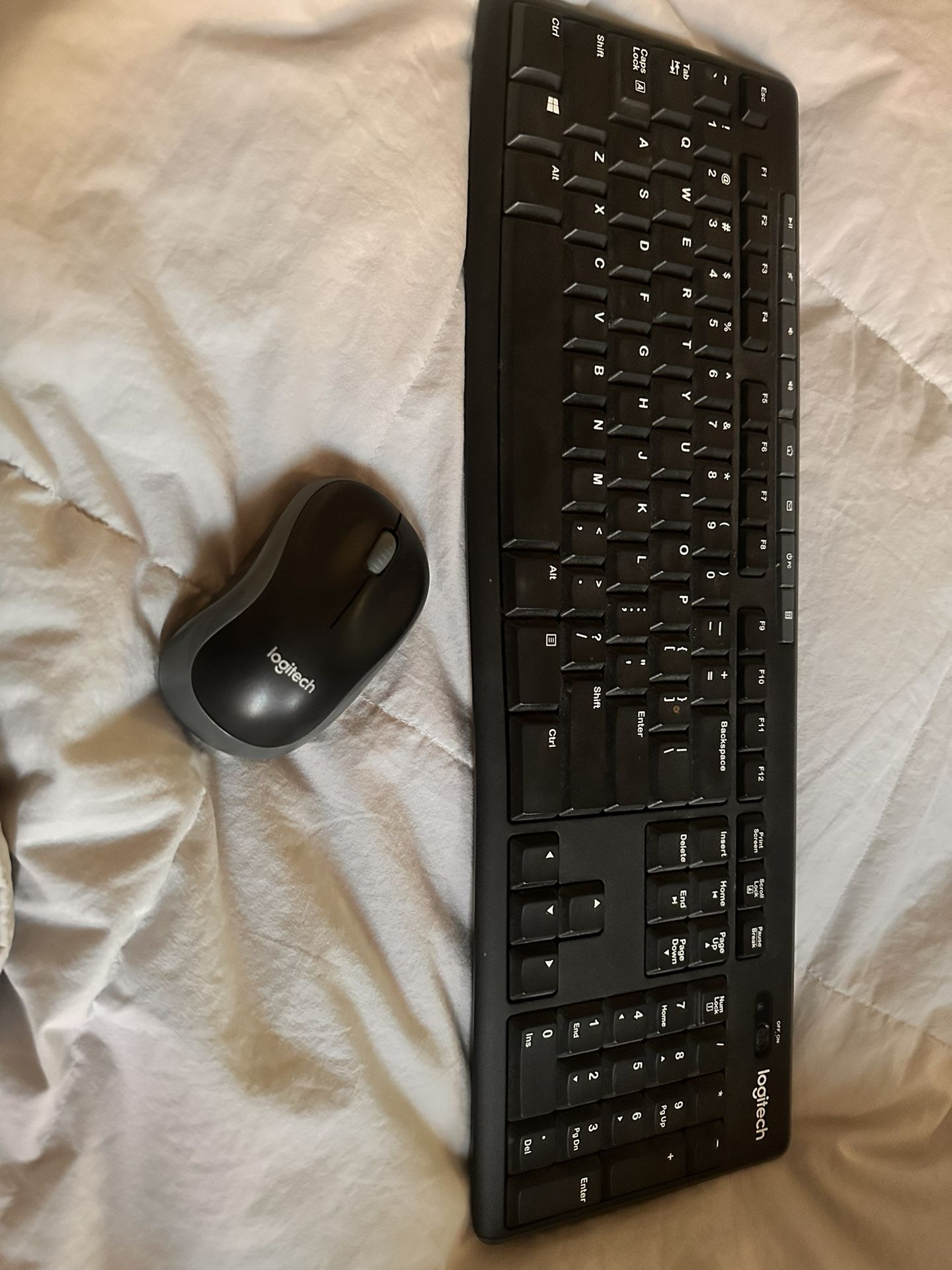 Logtech Wireless Keyboard and Mouse Combo