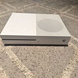 Xbox one s 1tb with kraken headset