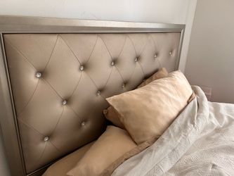 Queen bed frame with back accent