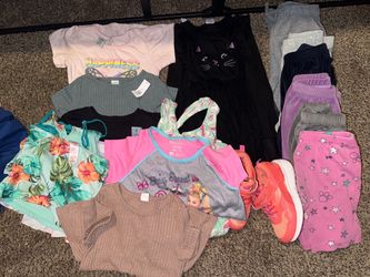 Girls size 5-6 shoes size 2y