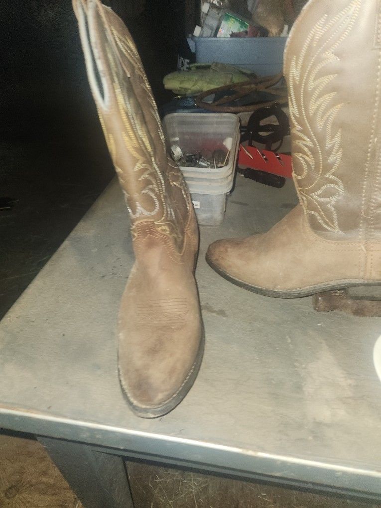 T when is boots on cowboy boots seven and a half