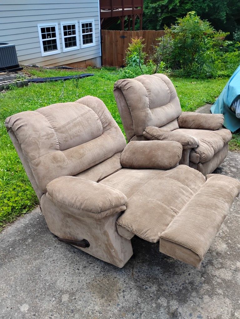 2 Recliners