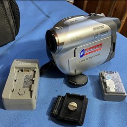 Sony Camcorder DCR-DVD105 W/ Case