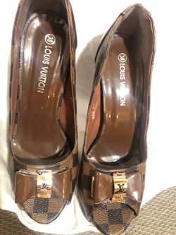 Louis Vuitton high heels dress shoes size 38