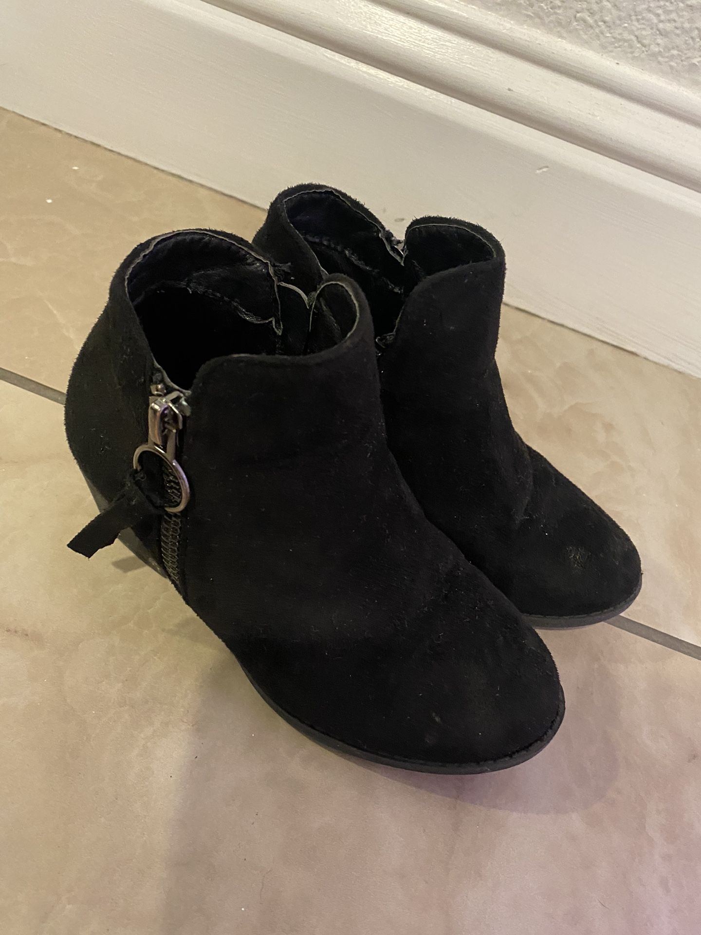 Black 11C girl booties