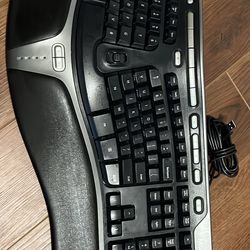 Microsoft Natural Ergonomic Keyboard 4000 for Business - Wired