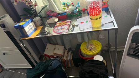 Entry glass table