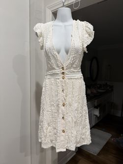 White Textured Button Front Dress Women's Medium Deep V-Neck Bridal Shower NEW