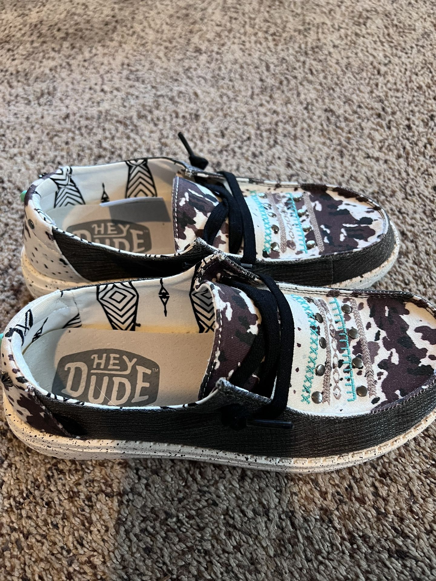 Hey Dude Women’s Size 6 Cow Print