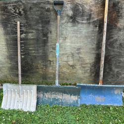 THEEE METAL SNOW SHOVELS