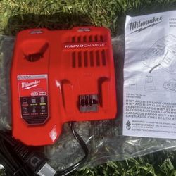 MILWAUKEE  M12 and M18 12-Volt/18-Volt Lithium-lon Multi-Voltage Rapid Battery Charger