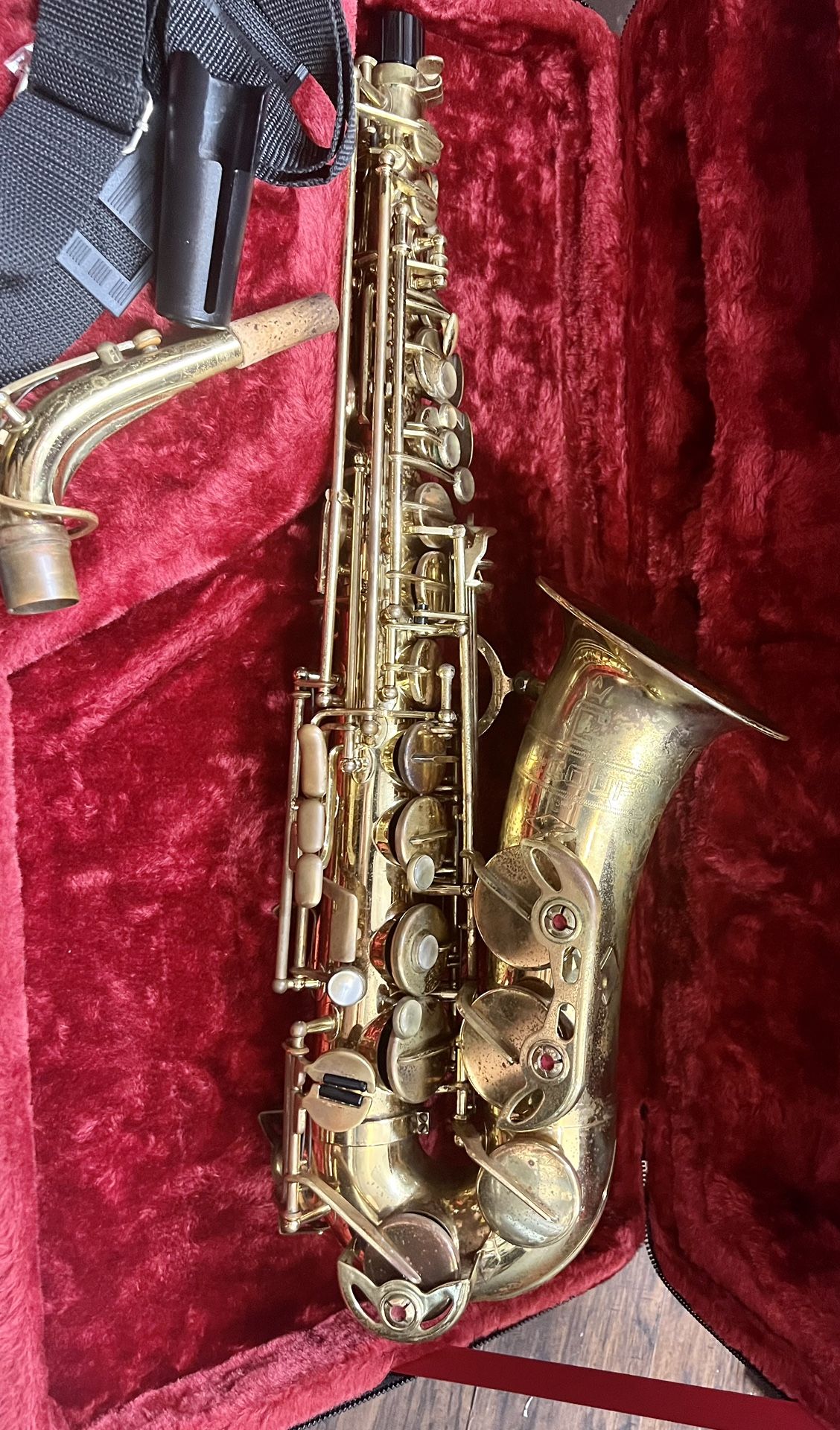 H-Couf A 3200 Alto Saxophone w/case